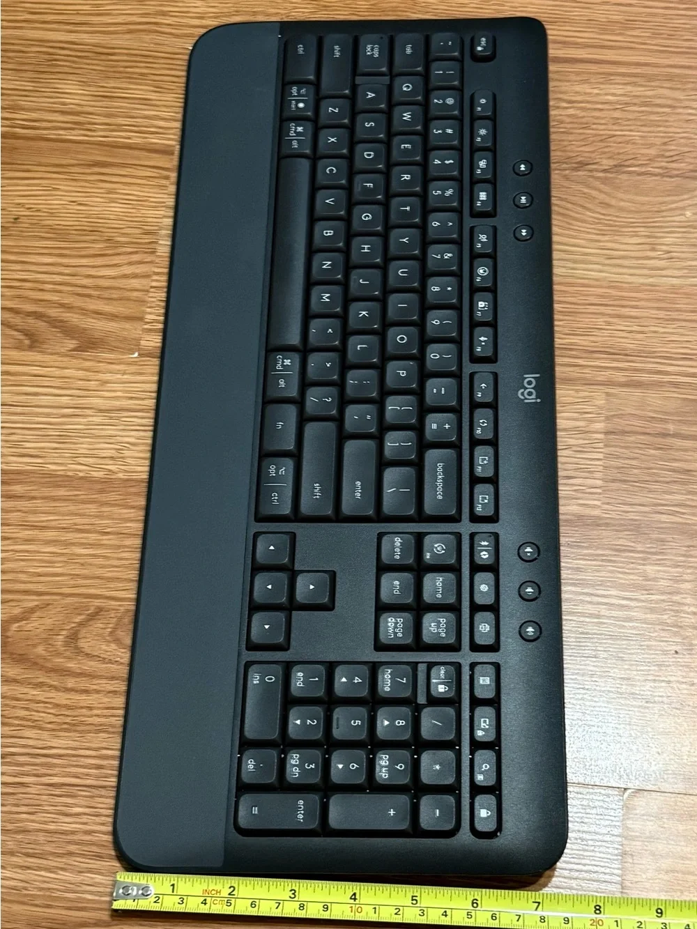 Logitech Black Wireless Keyboard with Integrated Palm Rest